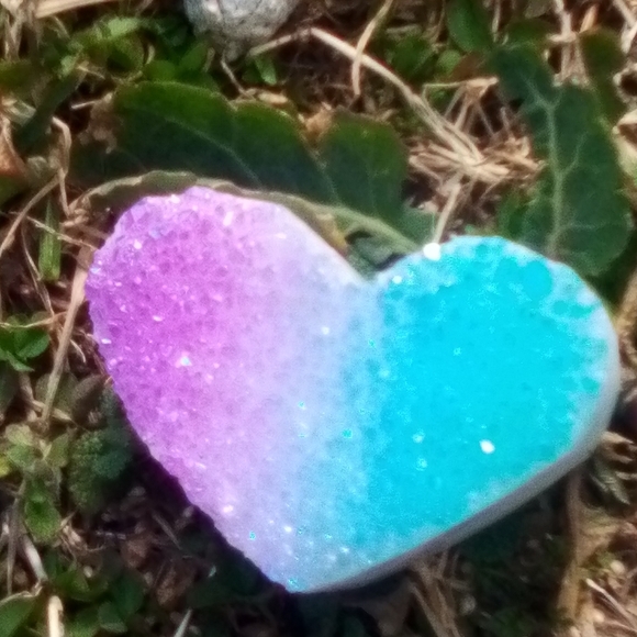 Large Angel Aura Rainbow Quartz Cluster heart 💜💙 - Picture 2 of 2